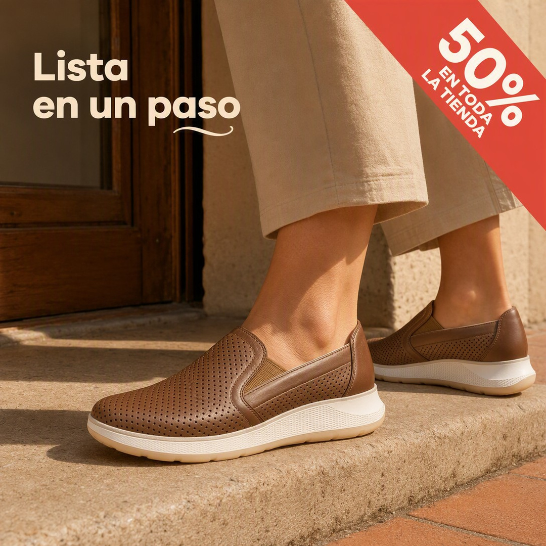 Mujer usando zapatos café sin agujetas